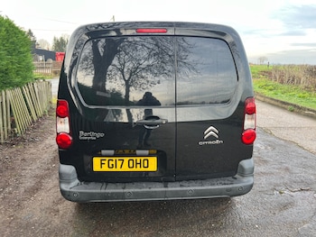Used Citroen Berlingo 2017 for sale - 76968202: Photo