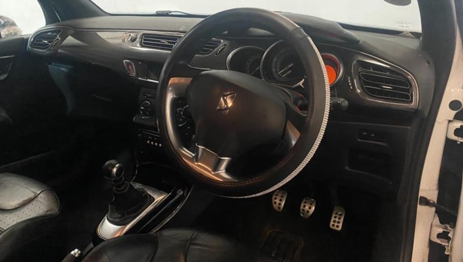 Used Citroen DS3 2011 for sale - 76643664: Photo 8