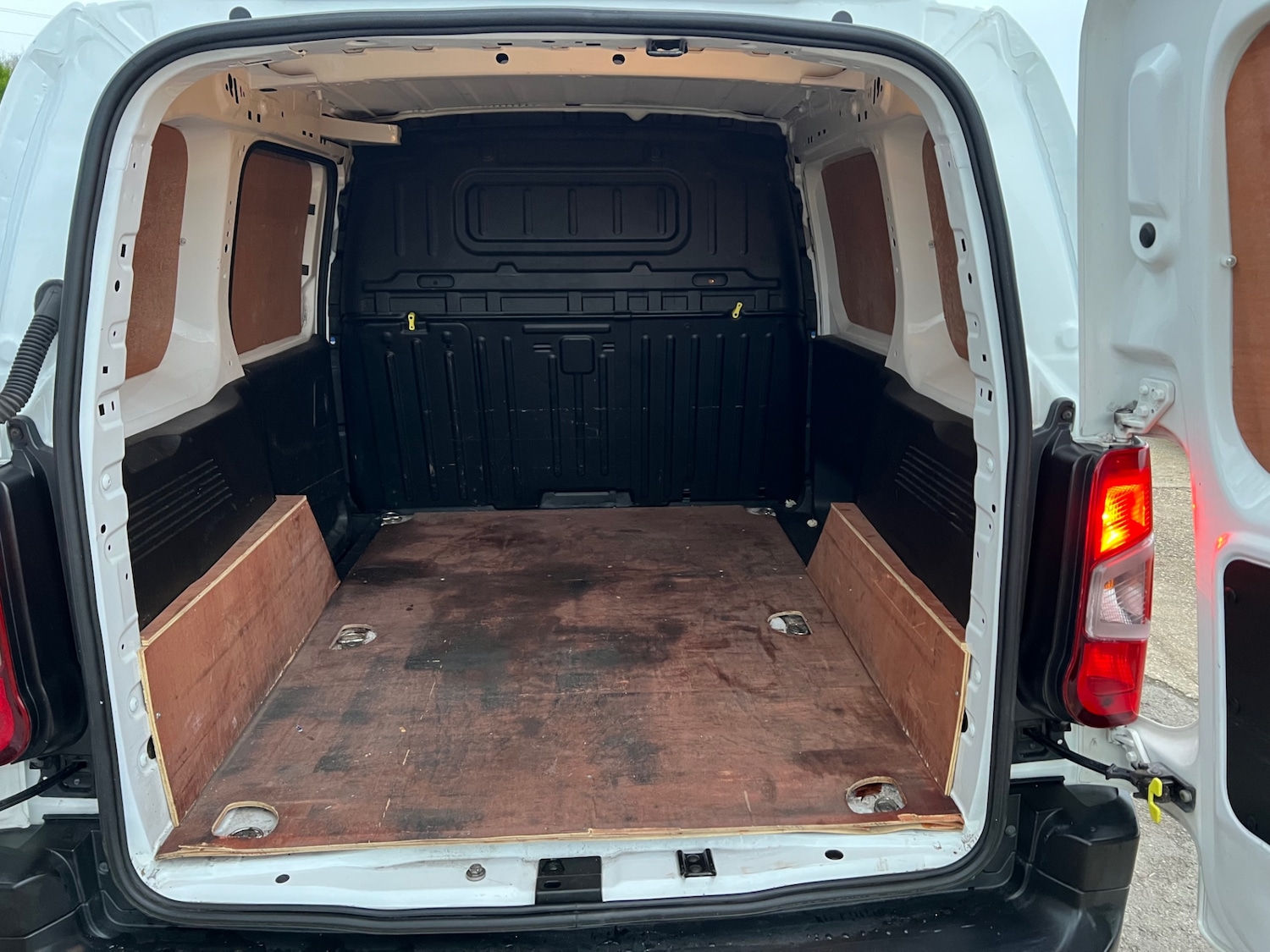 Used Peugeot Partner 2022 for sale - 76986697: Photo 14