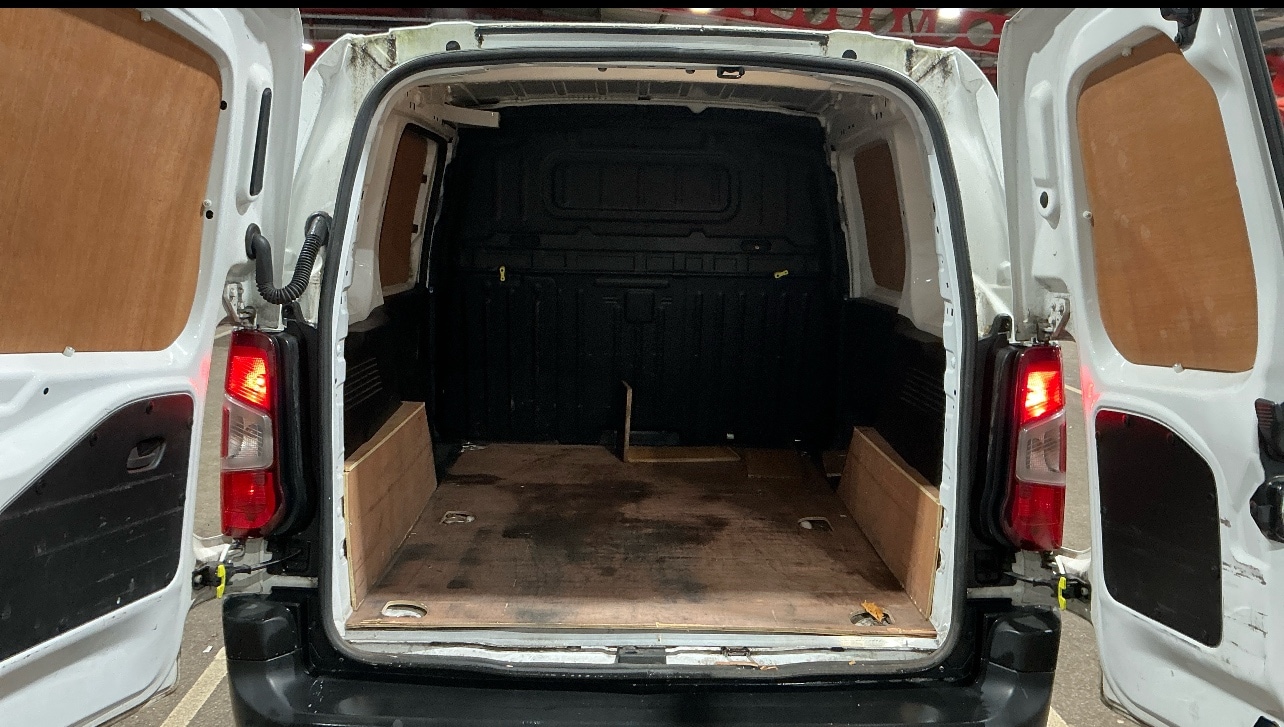 Used Peugeot Partner 2022 for sale - 76986697: Photo 7