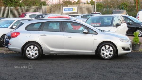 Used Vauxhall Astra 2013 for sale - 76539355: Photo 2