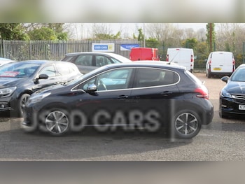Used Peugeot 208 2018 for sale - 78101643: Photo