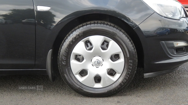 Used Vauxhall Astra 2013 for sale - 77230988: Photo 9