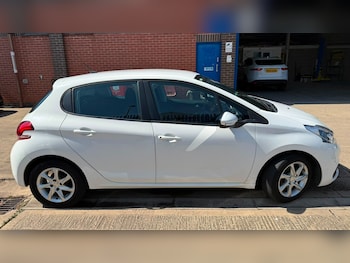Used Peugeot 208 2017 for sale - 79522479: Photo