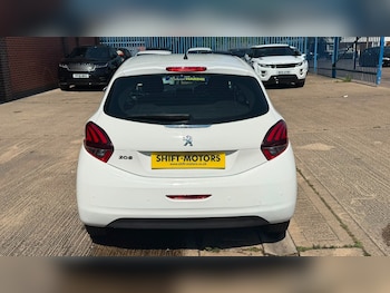 Used Peugeot 208 2017 for sale - 79522479: Photo