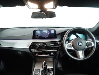 Used BMW 5 Series 2018 for sale - 77059177: Photo