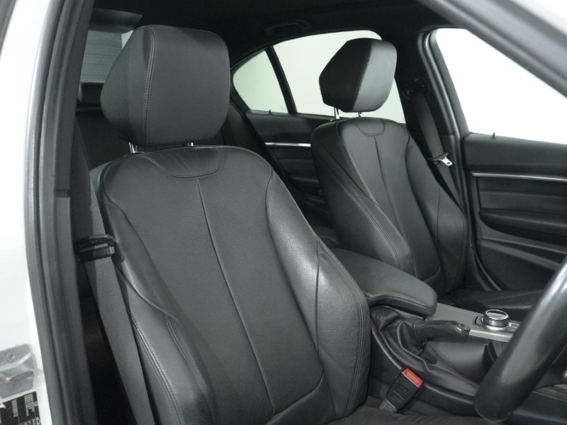 Used BMW 3 Series 2017 for sale - 77381079: Photo 11