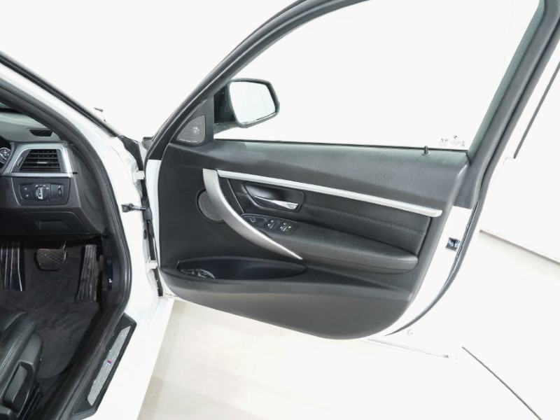 Used BMW 3 Series 2017 for sale - 77381079: Photo 41