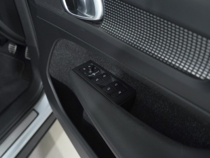 Used Volvo XC40 2020 for sale - 76983952: Photo 37