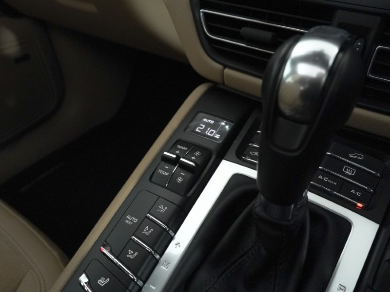 Used Porsche Macan 2020 for sale - 78092995: Photo 29