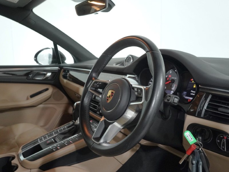 Used Porsche Macan 2020 for sale - 78092995: Photo 6