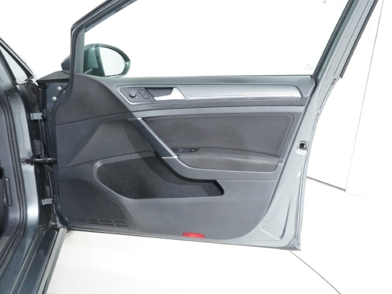 Used Volkswagen Golf 2019 for sale - 76981671: Photo 41