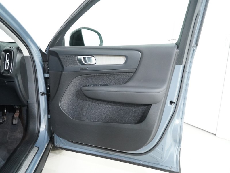 Used Volvo XC40 2023 for sale - 77077061: Photo 28