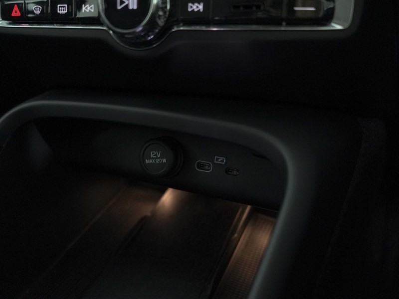 Used Volvo XC40 2023 for sale - 77077061: Photo 36