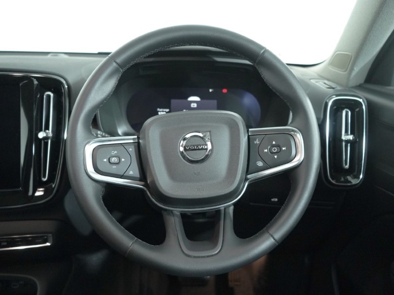 Used Volvo XC40 2023 for sale - 77077061: Photo 5