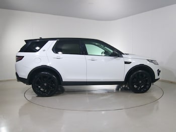 Used Land Rover Discovery Sport 2016 for sale - 77326476: Photo