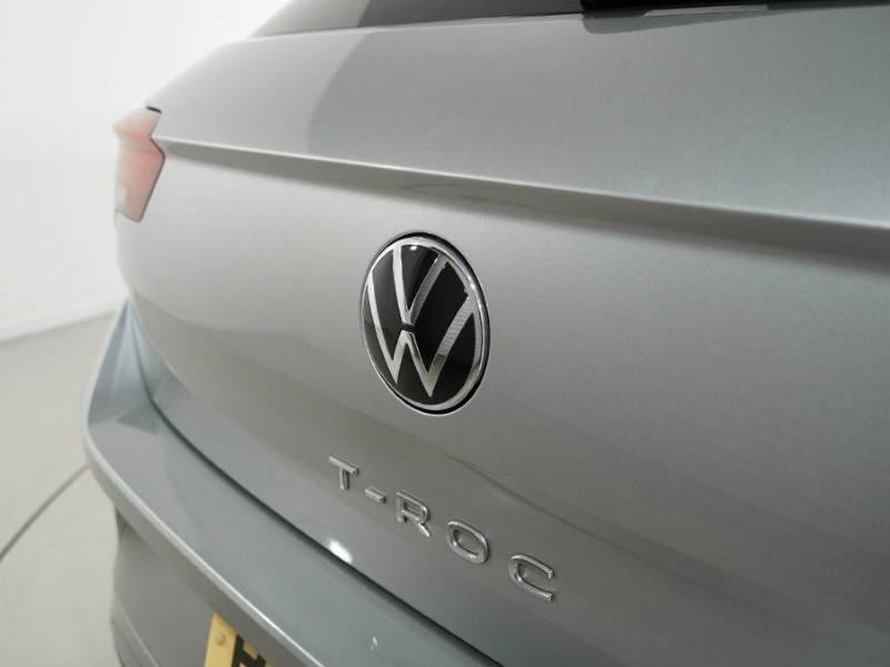 Used Volkswagen T-Roc 2023 for sale - 77997053: Photo 24