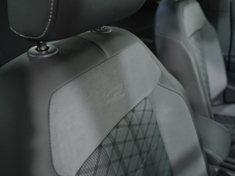 Used Volkswagen T-Roc 2023 for sale - 77997053: Photo 32