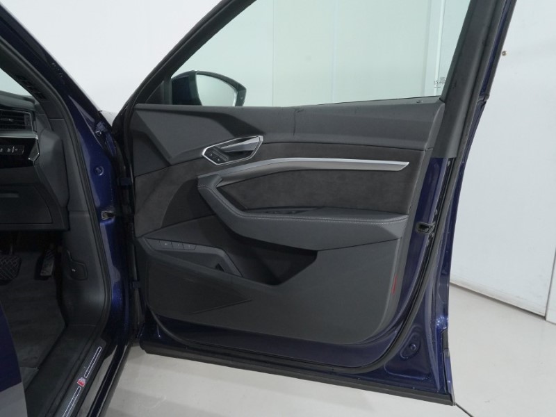 Used Audi e-tron 2020 for sale - 76981437: Photo 51