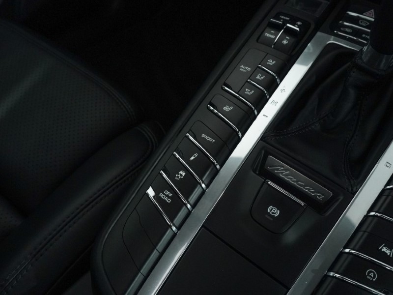 Used Porsche Macan 2019 for sale - 77665207: Photo 30