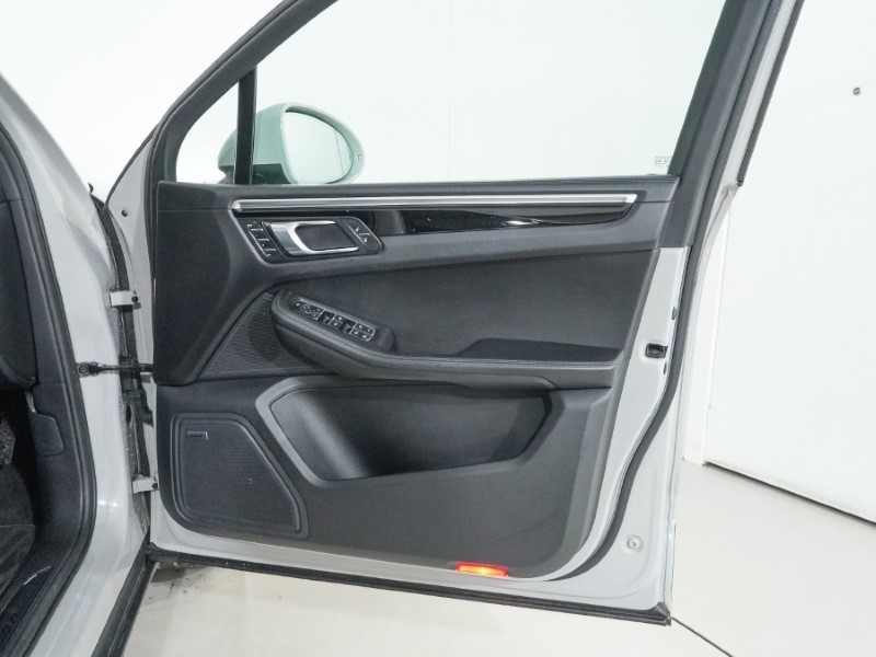 Used Porsche Macan 2019 for sale - 77665207: Photo 41