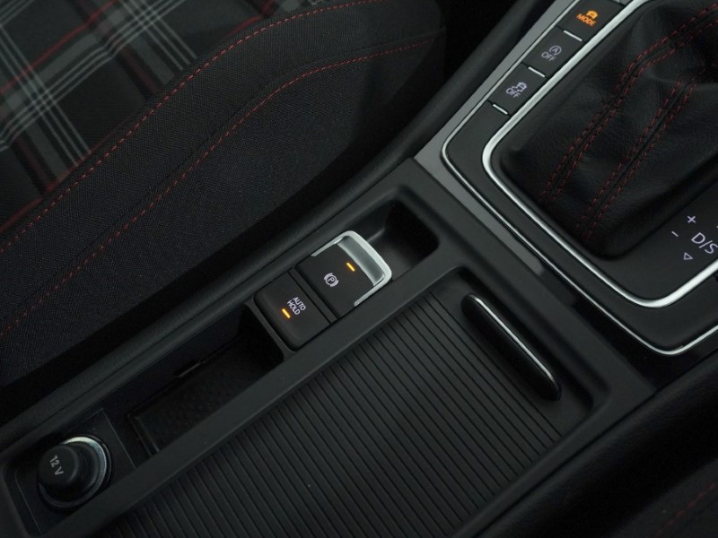 Used Volkswagen Golf 2018 for sale - 77087661: Photo 55