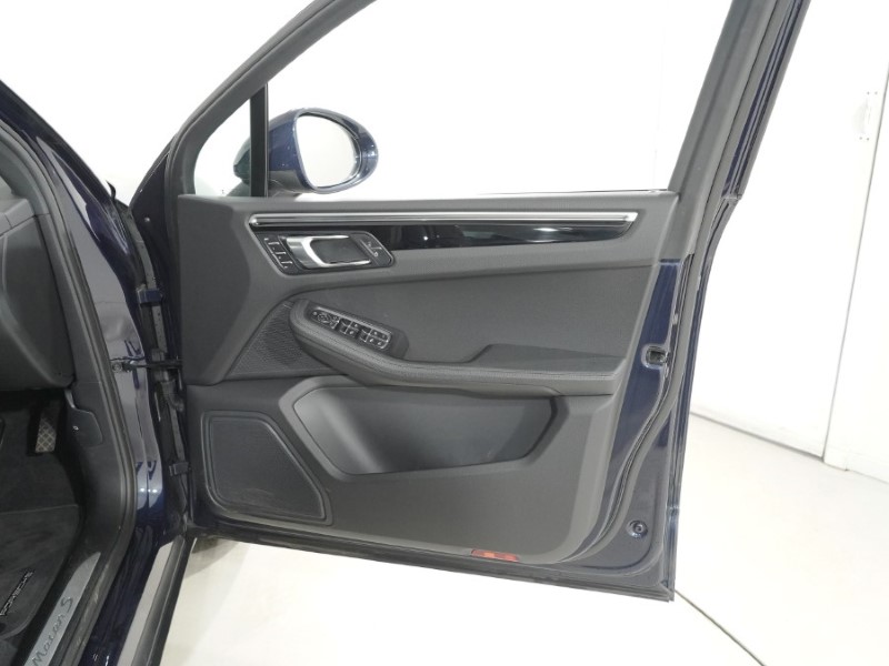 Used Porsche Macan 2020 for sale - 78179958: Photo 31