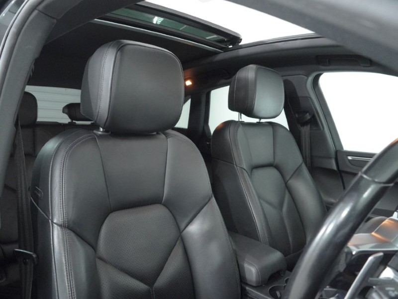 Used Porsche Macan 2018 for sale - 77877720: Photo 11