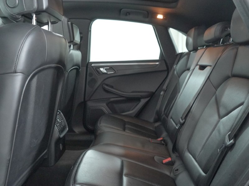 Used Porsche Macan 2018 for sale - 77877720: Photo 12