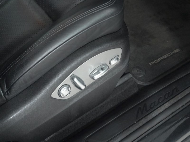 Used Porsche Macan 2018 for sale - 77877720: Photo 34