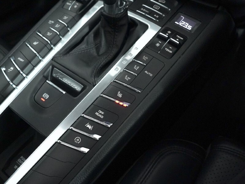 Used Porsche Macan 2018 for sale - 77877720: Photo 41