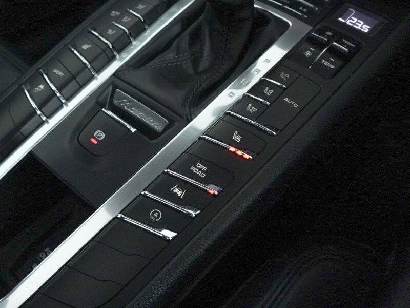 Used Porsche Macan 2018 for sale - 77877720: Photo 47