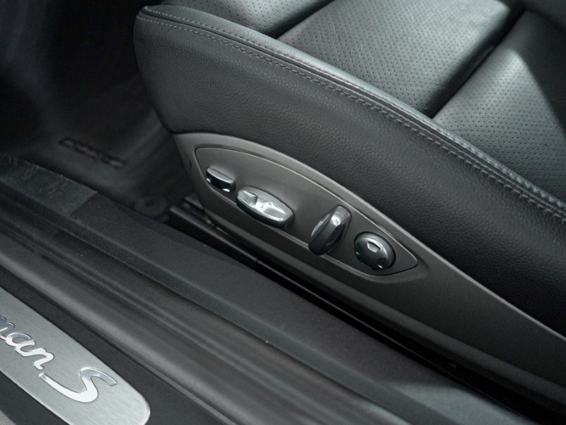 Used Porsche Cayman 2018 for sale - 77210379: Photo 18