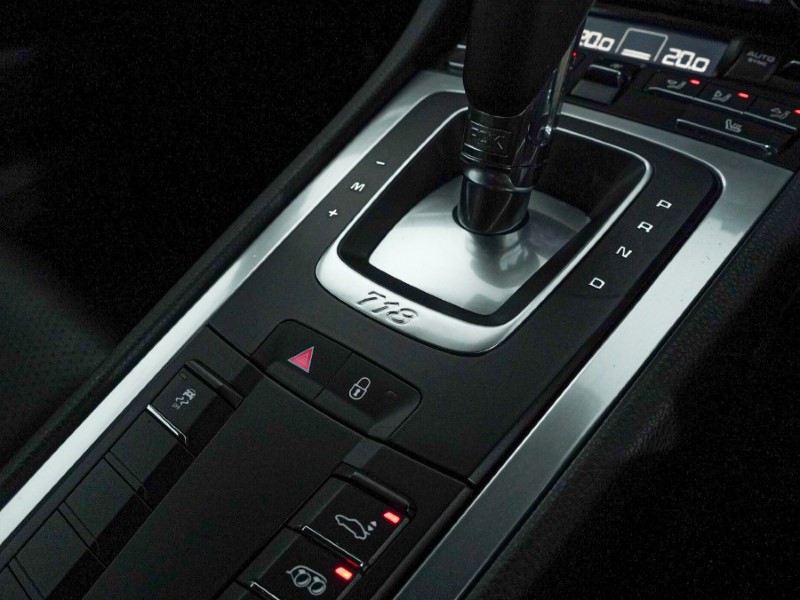 Used Porsche Cayman 2018 for sale - 77210379: Photo 44