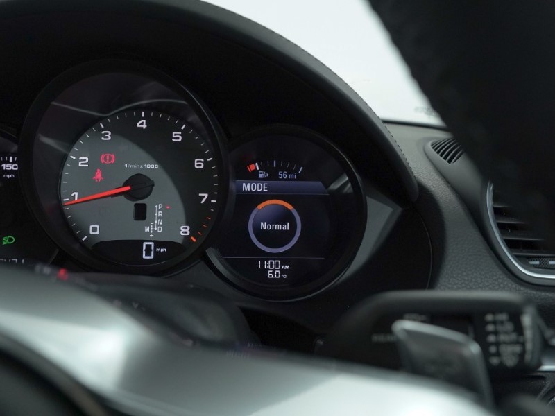 Used Porsche Cayman 2018 for sale - 77210379: Photo 67