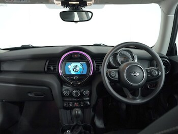 Used MINI Hatch 2019 for sale - 77210350: Photo