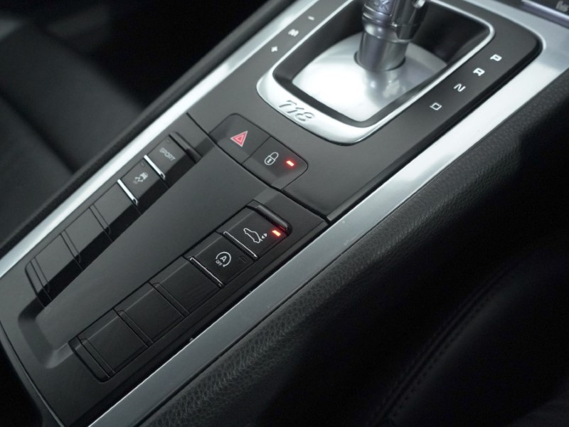 Used Porsche Cayman 2018 for sale - 77653255: Photo 27