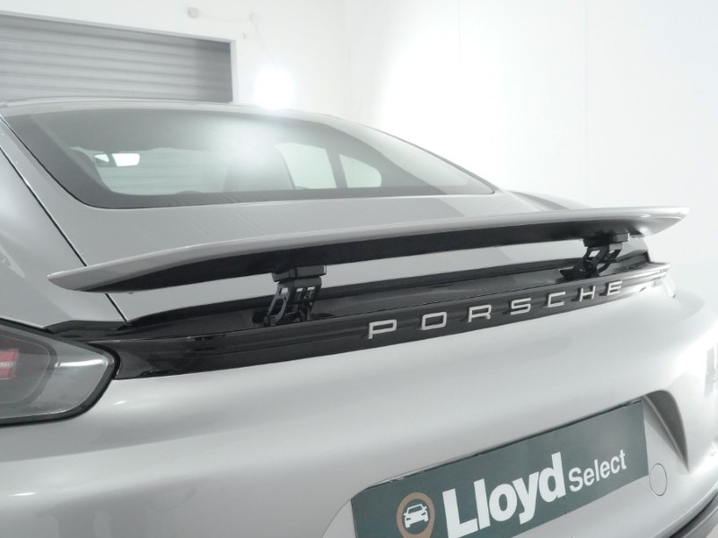 Used Porsche Cayman 2018 for sale - 77653255: Photo 38