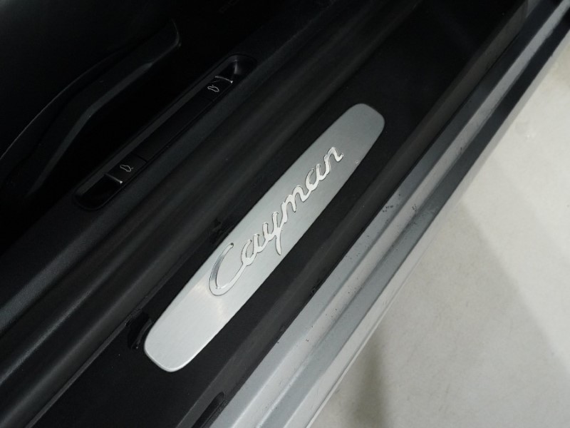 Used Porsche Cayman 2018 for sale - 77653255: Photo 44