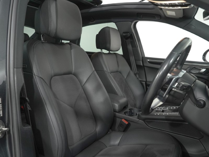 Used Porsche Macan 2020 for sale - 78093013: Photo 11