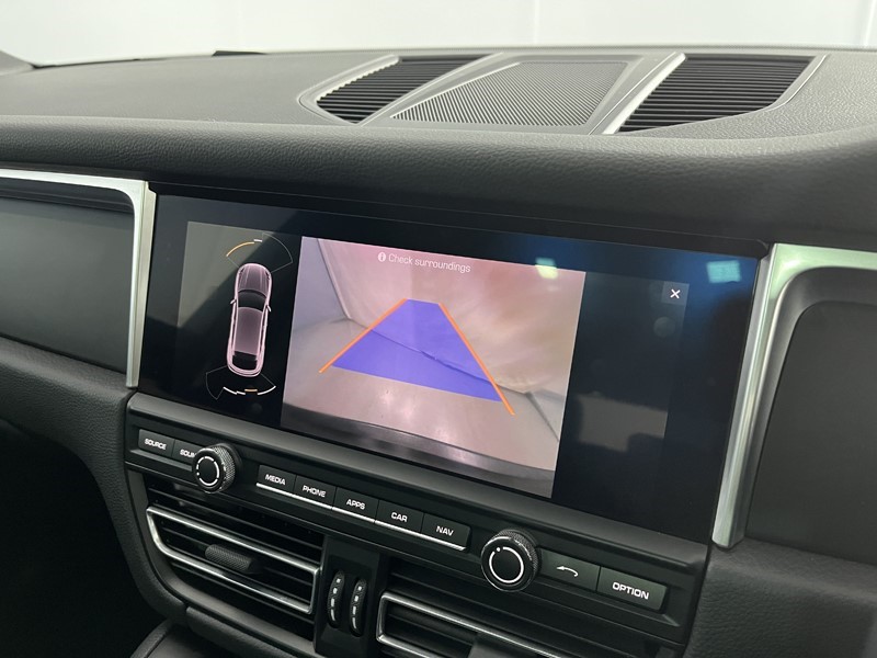 Used Porsche Macan 2020 for sale - 77532231: Photo 19