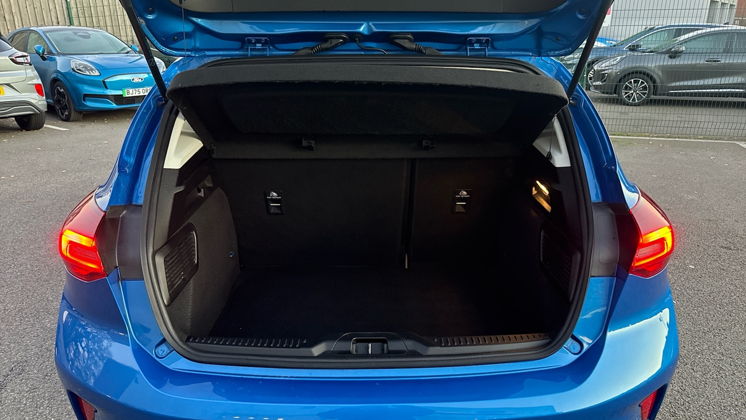 Used Ford Focus 2022 for sale - 76614664: Photo 4