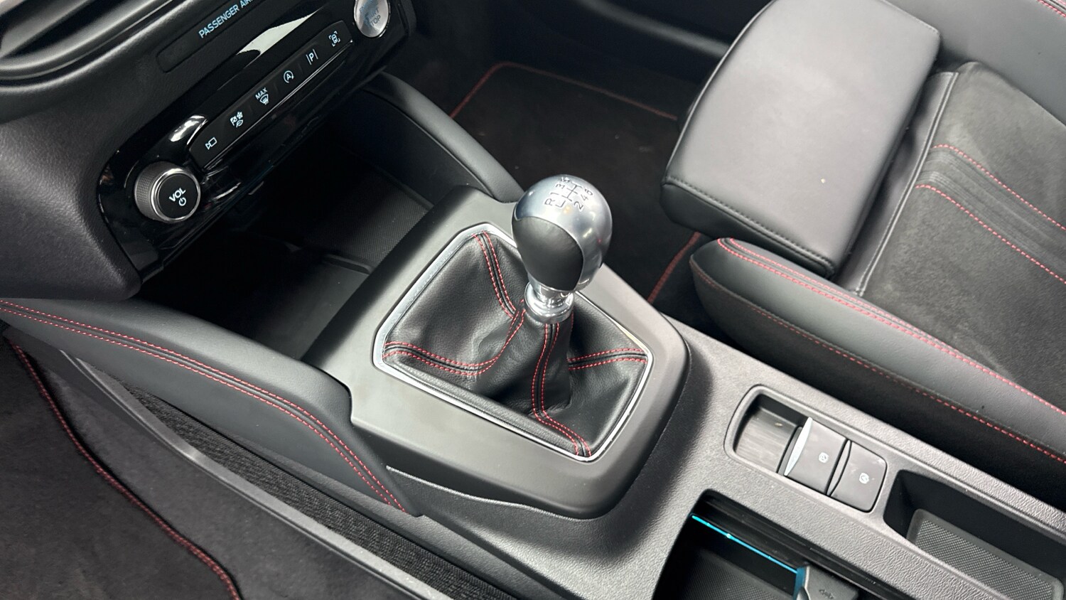 Used Ford Kuga 2025 for sale - 76272374: Photo 13