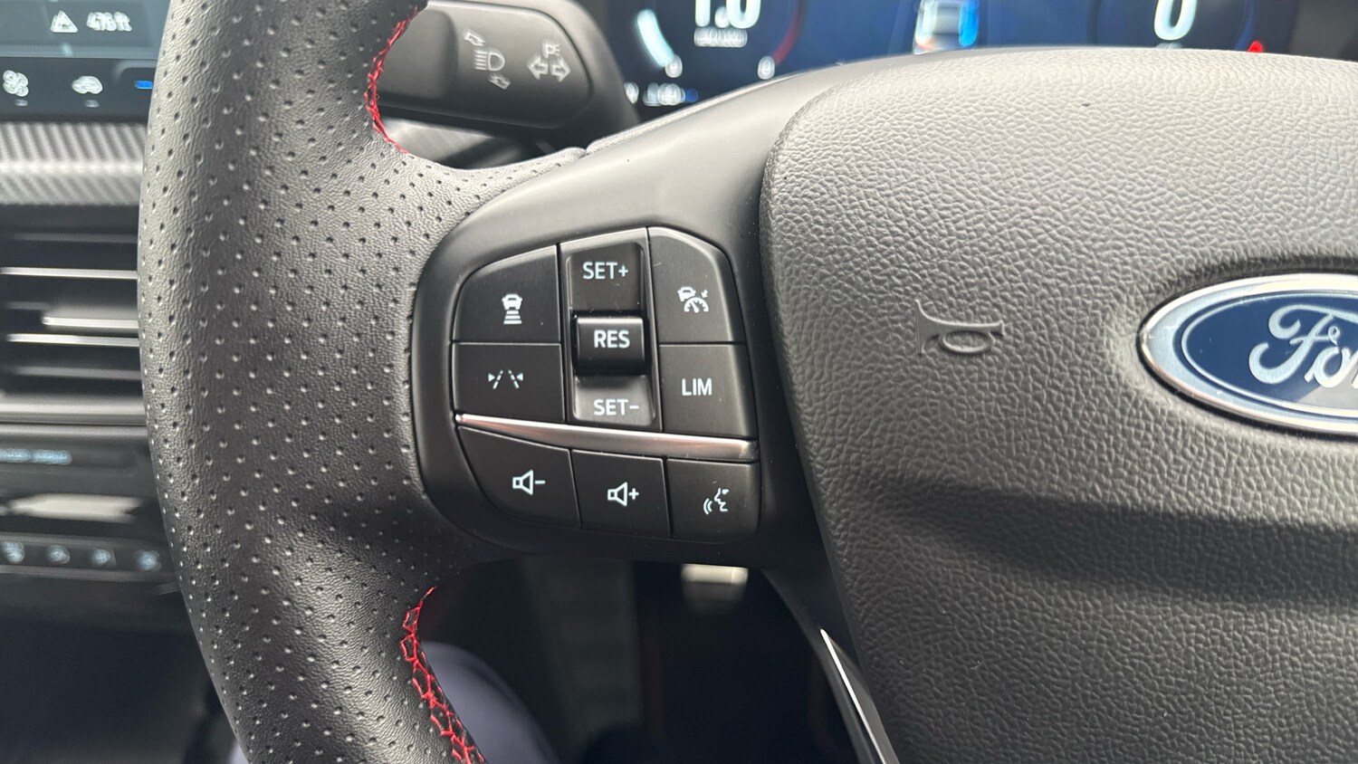 Used Ford Kuga 2025 for sale - 76272374: Photo 30