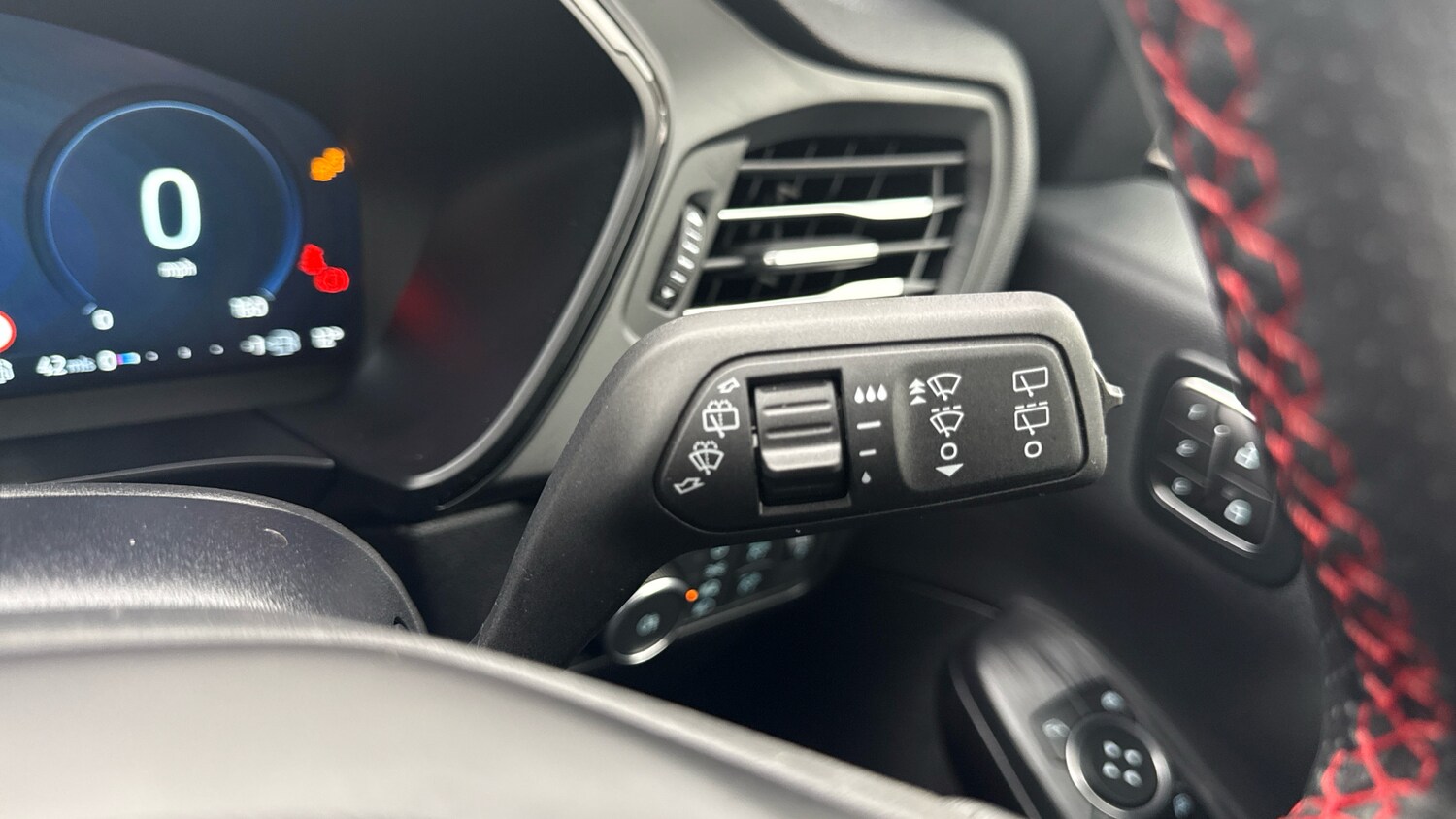 Used Ford Kuga 2025 for sale - 76272374: Photo 33