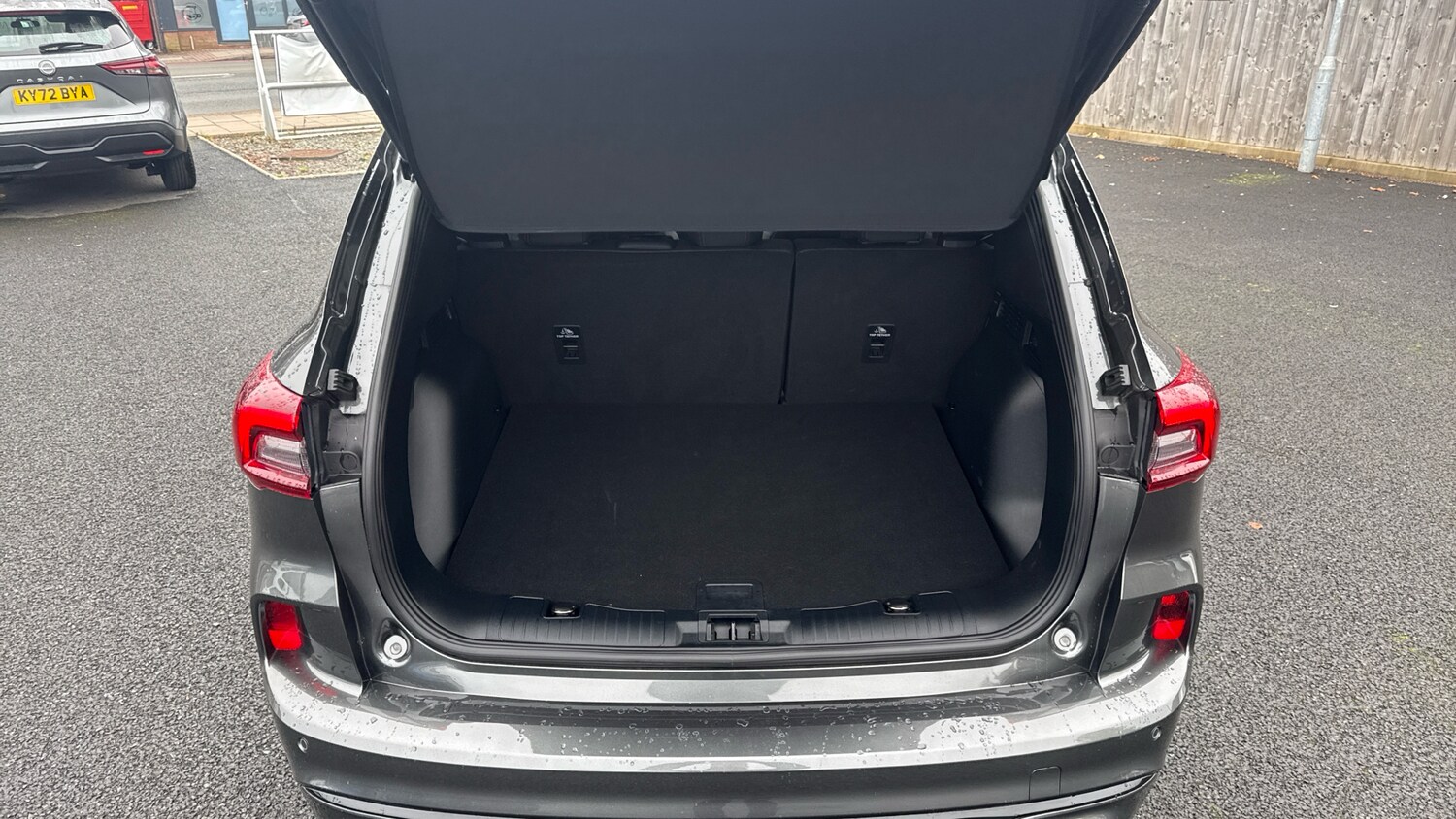 Used Ford Kuga 2025 for sale - 76272374: Photo 4