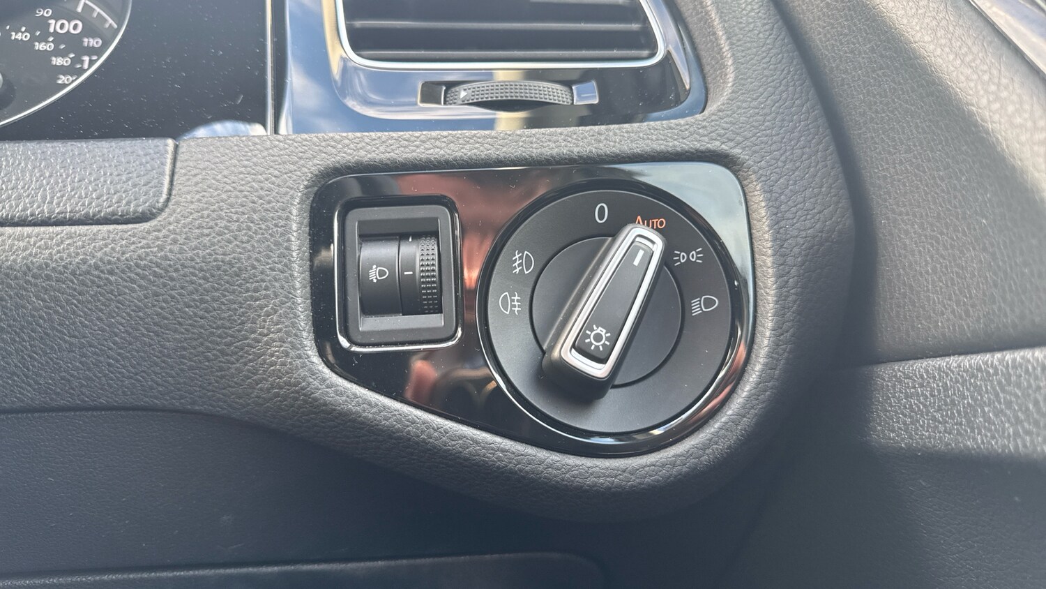 Used Volkswagen Golf 2014 for sale - 76374031: Photo 32