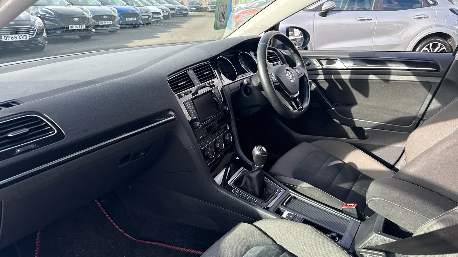 Used Volkswagen Golf 2014 for sale - 76374031: Photo 9