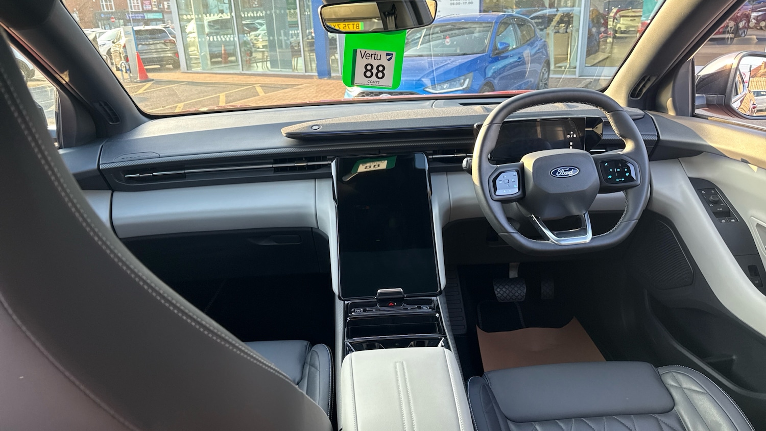 Used Ford Explorer 2024 for sale - 77985194: Photo 10