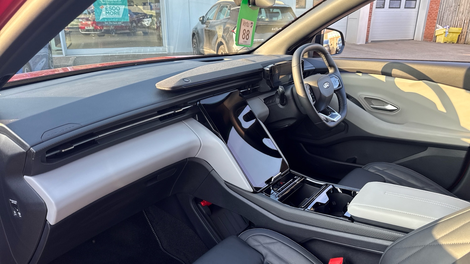 Used Ford Explorer 2024 for sale - 77985194: Photo 9